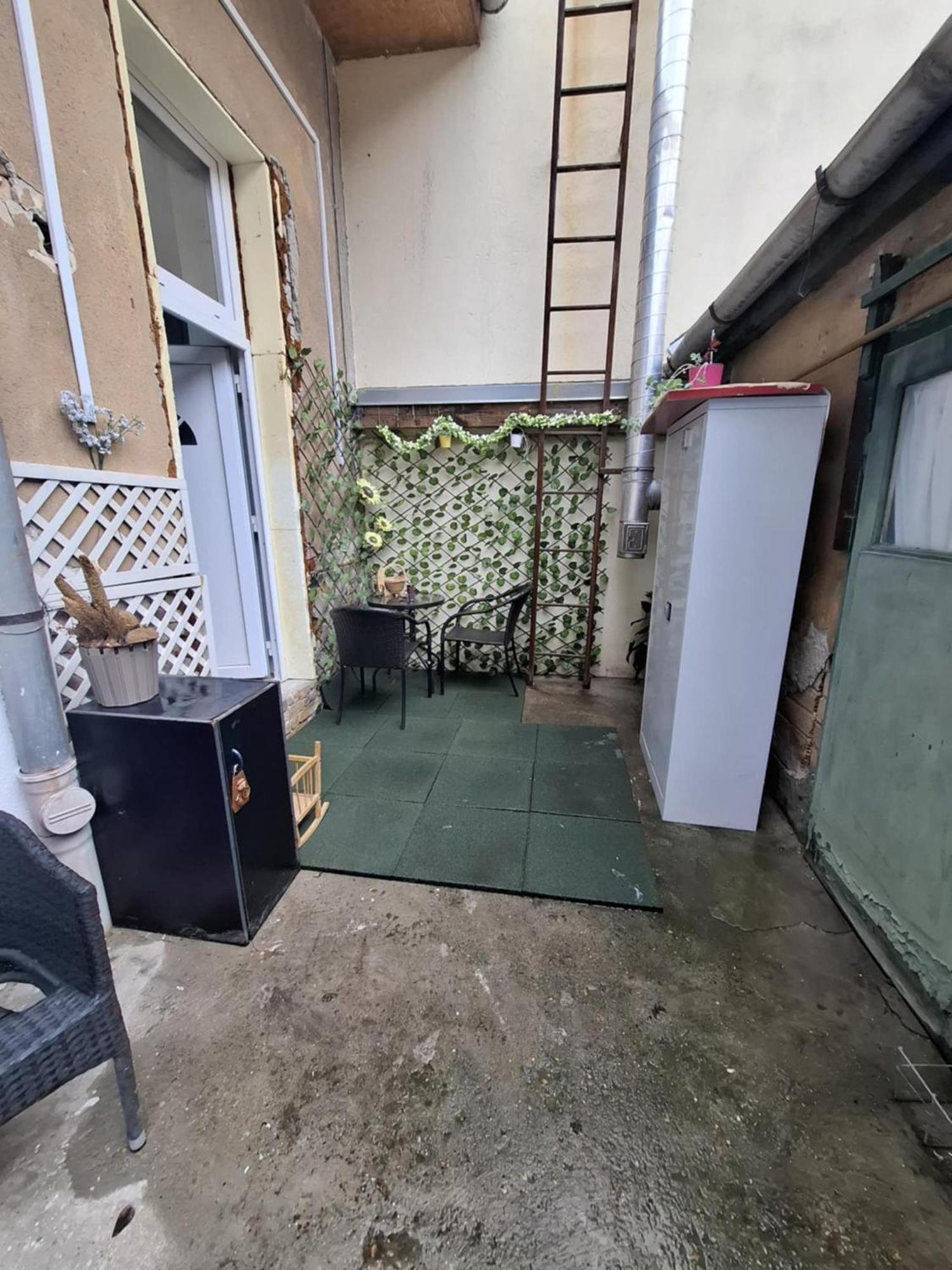 Charming Studio In The City Centre Budapeste Exterior foto